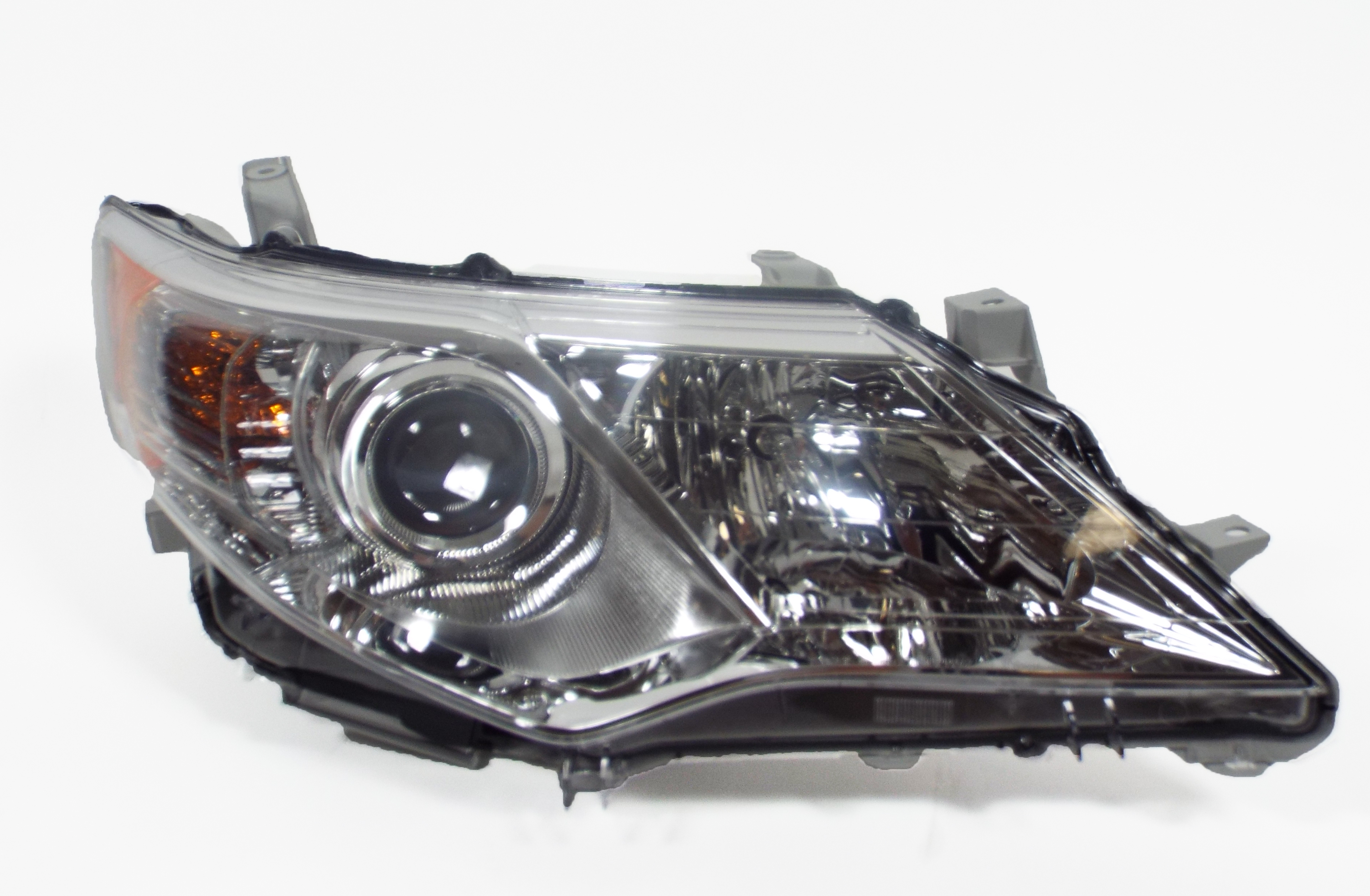 https://epc-images.toyota.com/8111006470_1.jpg