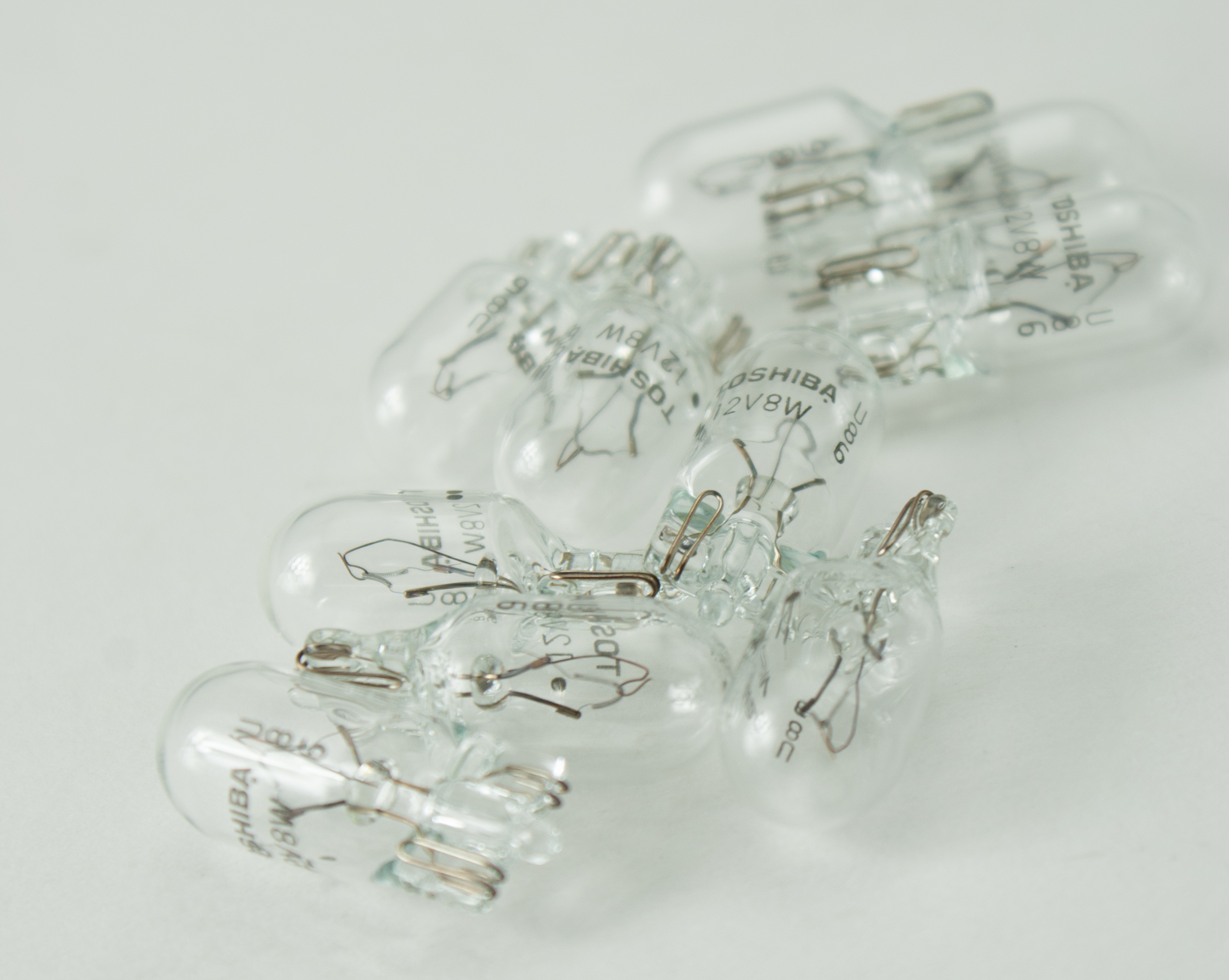 https://epc-images.toyota.com/9098111062_Bulb.jpg