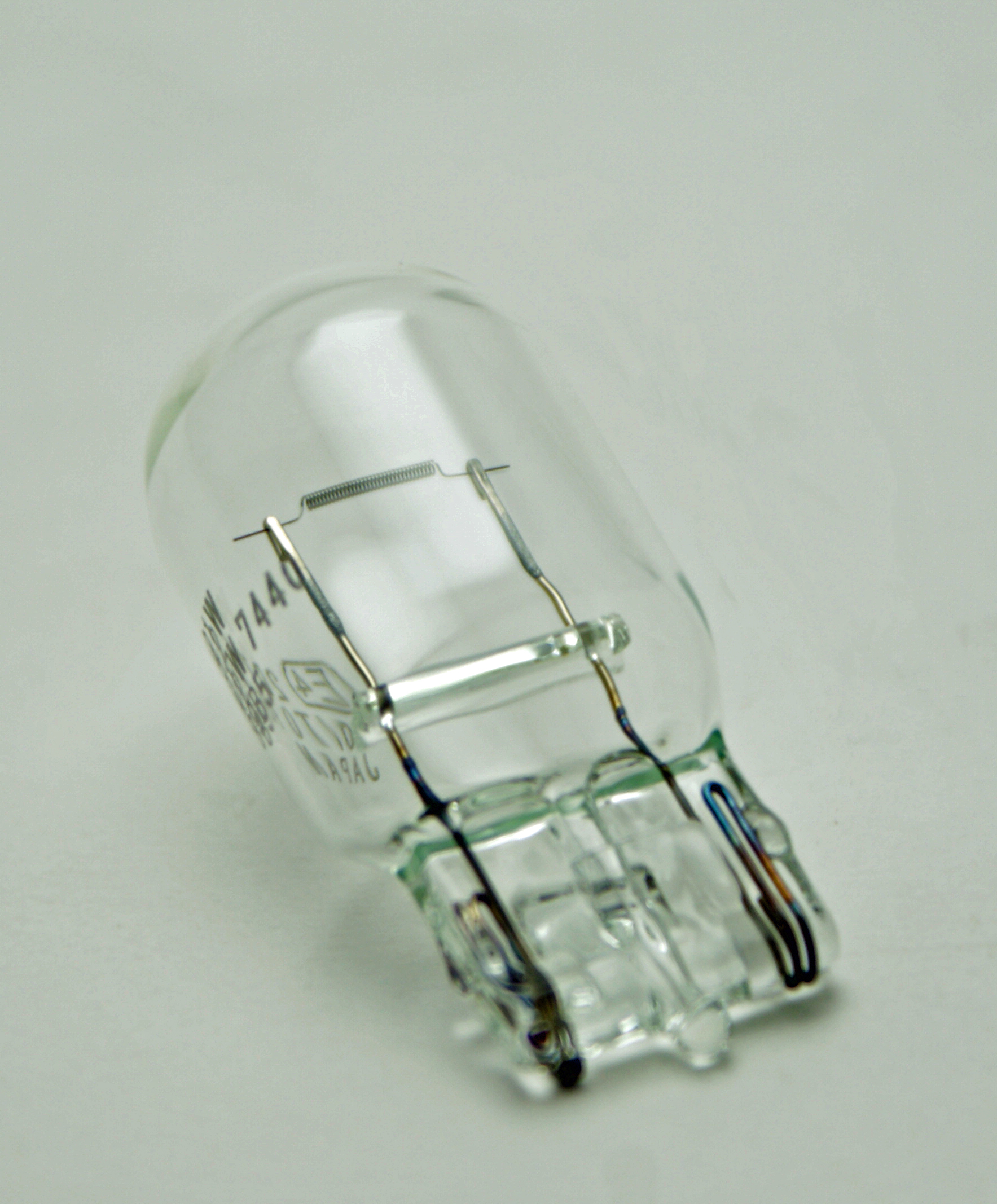 https://epc-images.toyota.com/9098113043_T20_Bulb_(7440).jpg