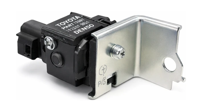 Toyota Vacuum Switching Valve Assembly #25860-62050 | Autoparts