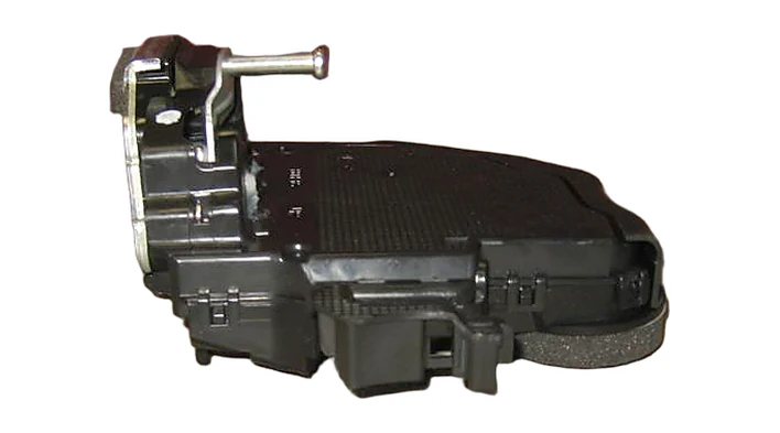 Toyota Lock Assembly Rear Door Right Hand With Motor #69050-06100
